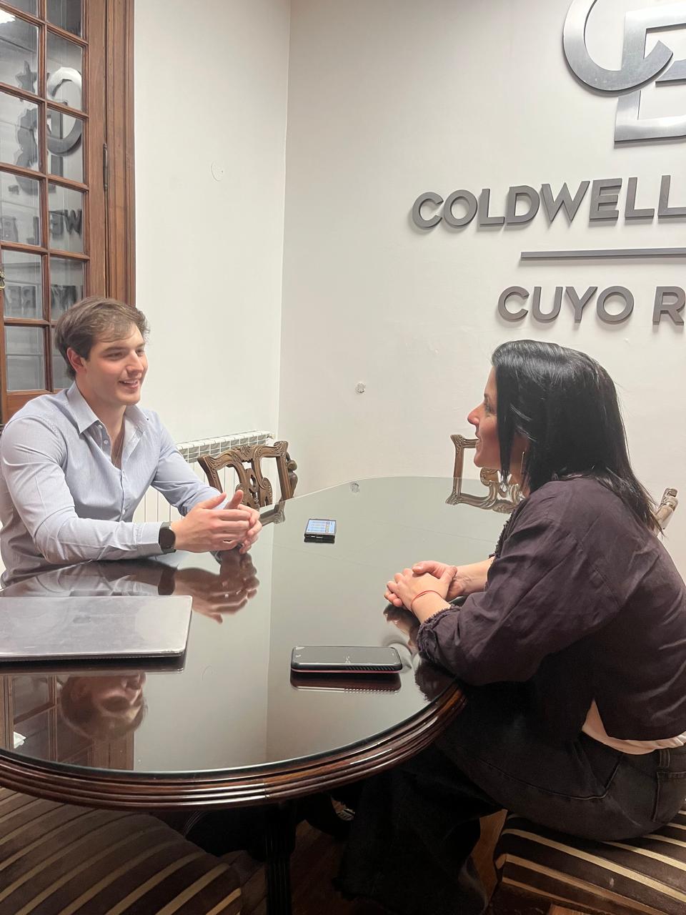 Asesoramiento inmobiliario personalizado en Coldwell Banker Cuyo Real - Consulta profesional para compra y venta de propiedades en Mendoza